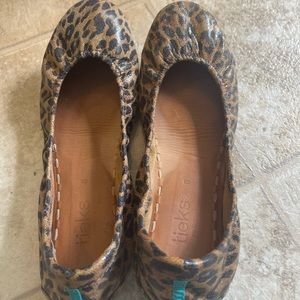 Pair of size 8 Leopard Tieks